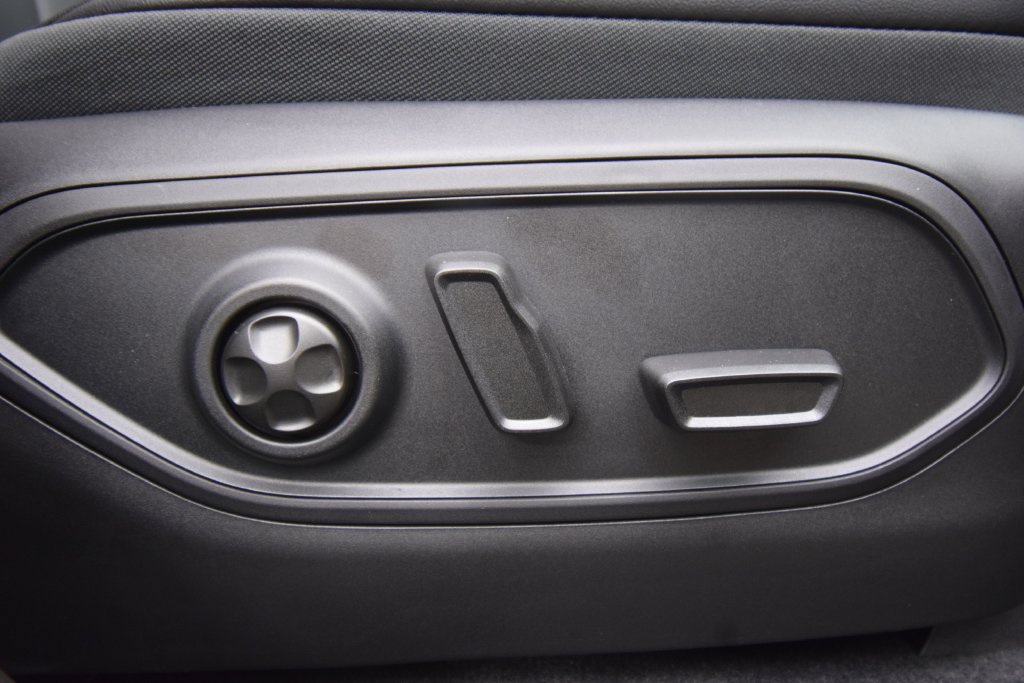 New 2027 Jeep Grand Cherokee Limited AWD/4WD image 17