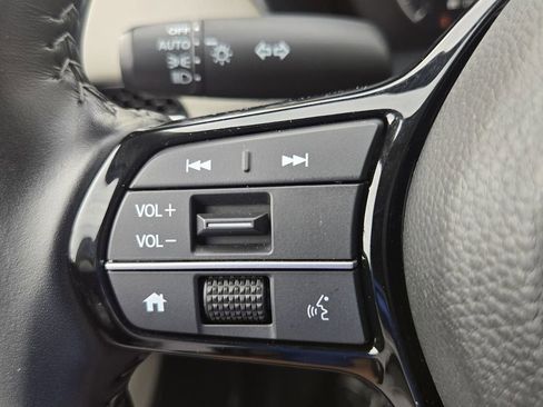 Certified 2025 Honda HR-V EX-L image 24