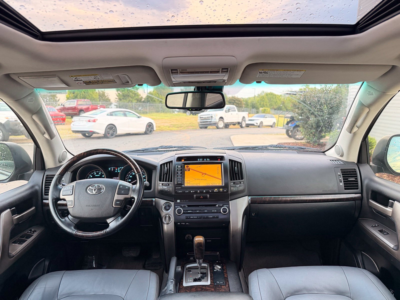 Used 2011 Toyota Land Cruiser w/ Upgrade Pkg AWD/4WD image 31