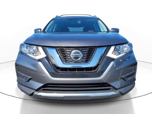 Used 2019 Nissan Rogue SV image 2