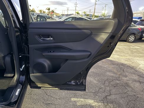 Used 2024 Nissan Ariya FWD image 21