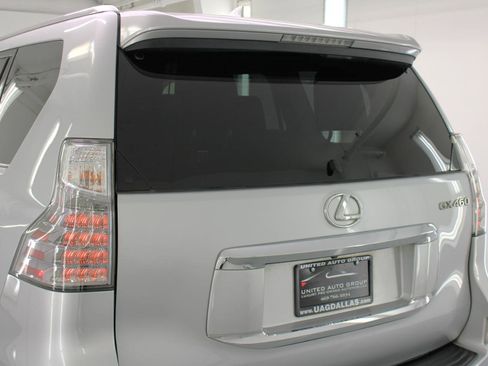 Used 2017 Lexus GX 460 image 20