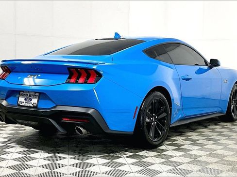 Used 2025 Ford Mustang GT RWD image 12
