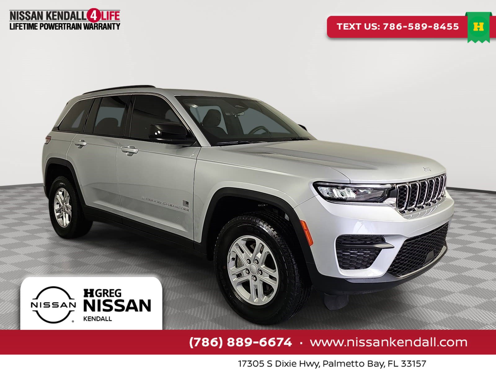 Used 2025 Jeep Grand Cherokee Laredo RWD image 1