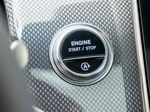 New 2025 Mercedes-Benz GLC 300 4MATIC image 16