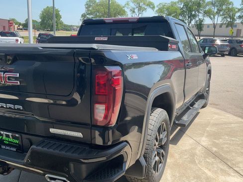Used 2022 GMC Sierra 1500 Elevation w/ Elevation Premium Package AWD/4WD image 5