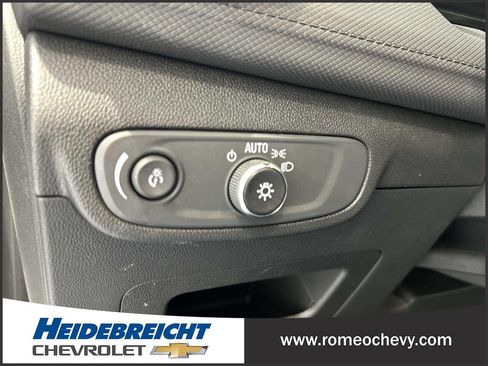 Used 2024 Chevrolet TrailBlazer LT FWD image 29