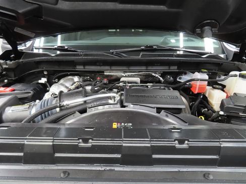 Used 2025 GMC Sierra 2500 AT4 image 28