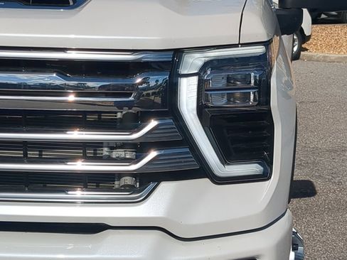 Used 2025 Chevrolet Silverado 3500 High Country w/ High Country Premium Package image 10