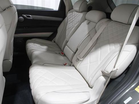 Certified 2025 Genesis GV80 3.5T Prestige AWD/4WD image 19