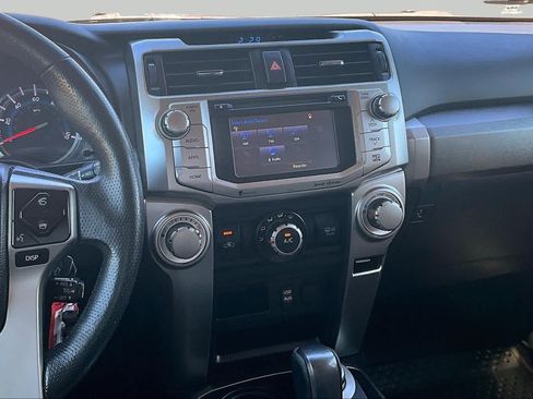 Used 2017 Toyota 4Runner SR5 AWD/4WD image 6