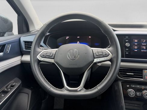 Used 2024 Volkswagen Taos SE FWD image 12