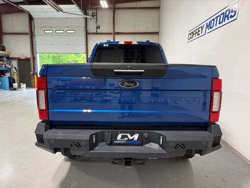 Used 2022 Ford F250 Lariat w/ Black Appearance Package AWD/4WD image 5