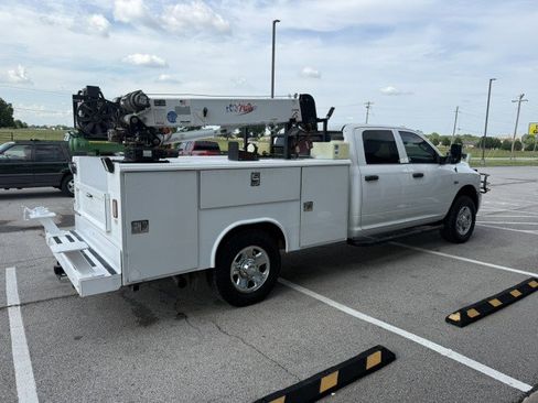 Used 2018 RAM 3500 Tradesman w/ Chrome Appearance Group AWD/4WD image 3