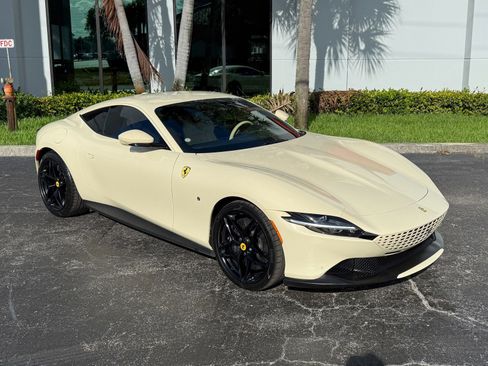 Used 2022 Ferrari Roma RWD image 6