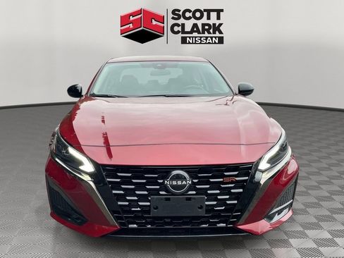 Used 2024 Nissan Altima 2.5 SR AWD/4WD image 2