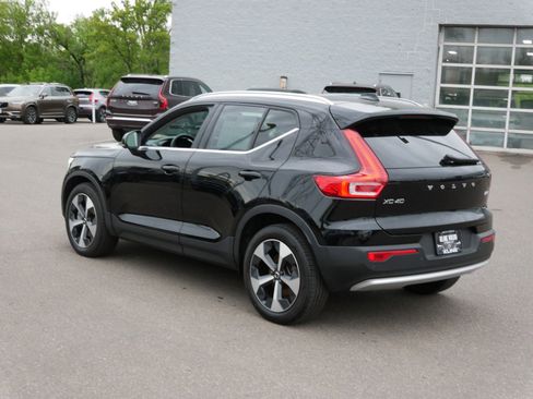 Certified 2023 Volvo XC40 B5 Ultimate w/ Protection Package Premier AWD/4WD image 5