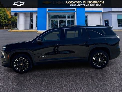 Used 2025 Chevrolet Traverse LT w/ Sun and Wheel Package AWD/4WD image 8