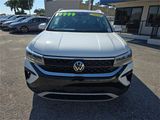 Used 2022 Volkswagen Taos SE image 2