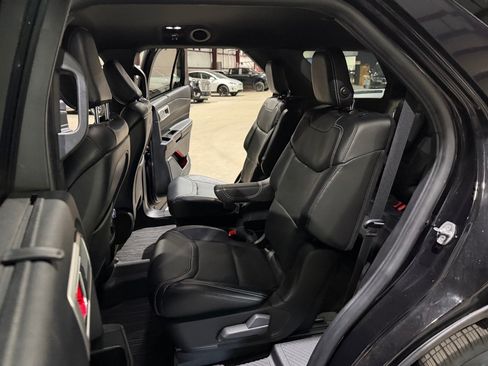 Used 2020 Ford Explorer ST AWD/4WD image 18