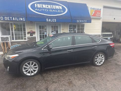 Used 2014 Toyota Avalon Limited FWD image 3