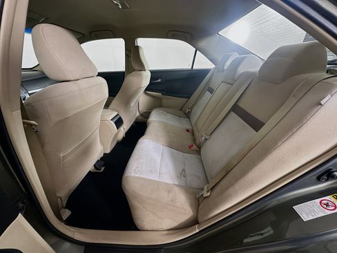 Used 2012 Toyota Camry L image 25