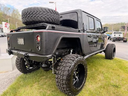 Used 2022 Jeep Gladiator Overland AWD/4WD image 9