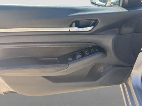 Used 2023 Nissan Altima 2.5 SL FWD image 10