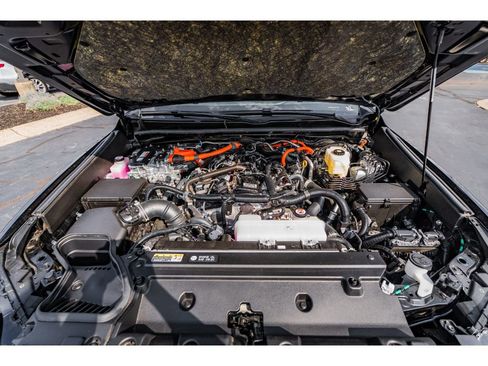 Used 2025 Toyota 4Runner TRD Off-Road image 32