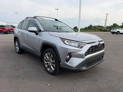 Used 2020 Toyota RAV4 XLE Premium AWD/4WD image 3