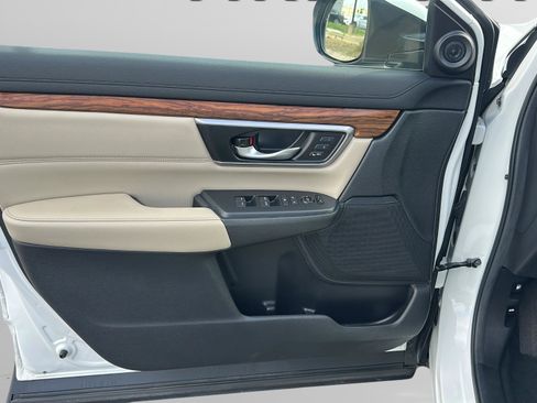 Used 2018 Honda CR-V Touring image 11