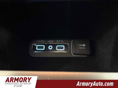 Used 2019 Jeep Grand Cherokee Laredo image 19