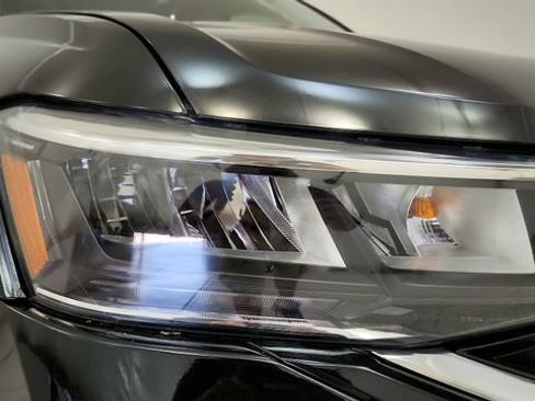Used 2022 Volkswagen Taos SE FWD image 22