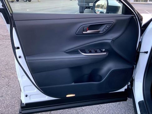 Used 2024 Toyota Crown Limited image 21