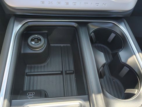 New 2026 Ford Expedition Active AWD/4WD image 36