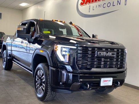 Used 2024 GMC Sierra 2500 Denali Ultimate image 2