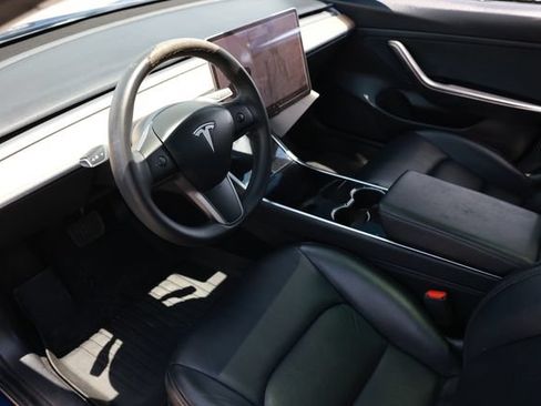 Used 2020 Tesla Model 3 Standard Range Plus RWD image 6