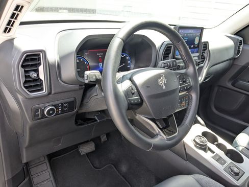 Used 2024 Ford Bronco Sport Outer Banks AWD/4WD image 15
