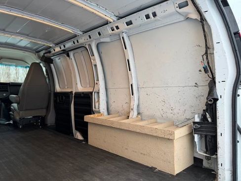Used 2016 GMC Savana 2500 image 29