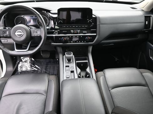 Used 2024 Nissan Pathfinder SL w/ SL Premium Package FWD image 16