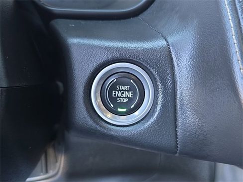 Certified 2022 Chevrolet Suburban Premier image 29