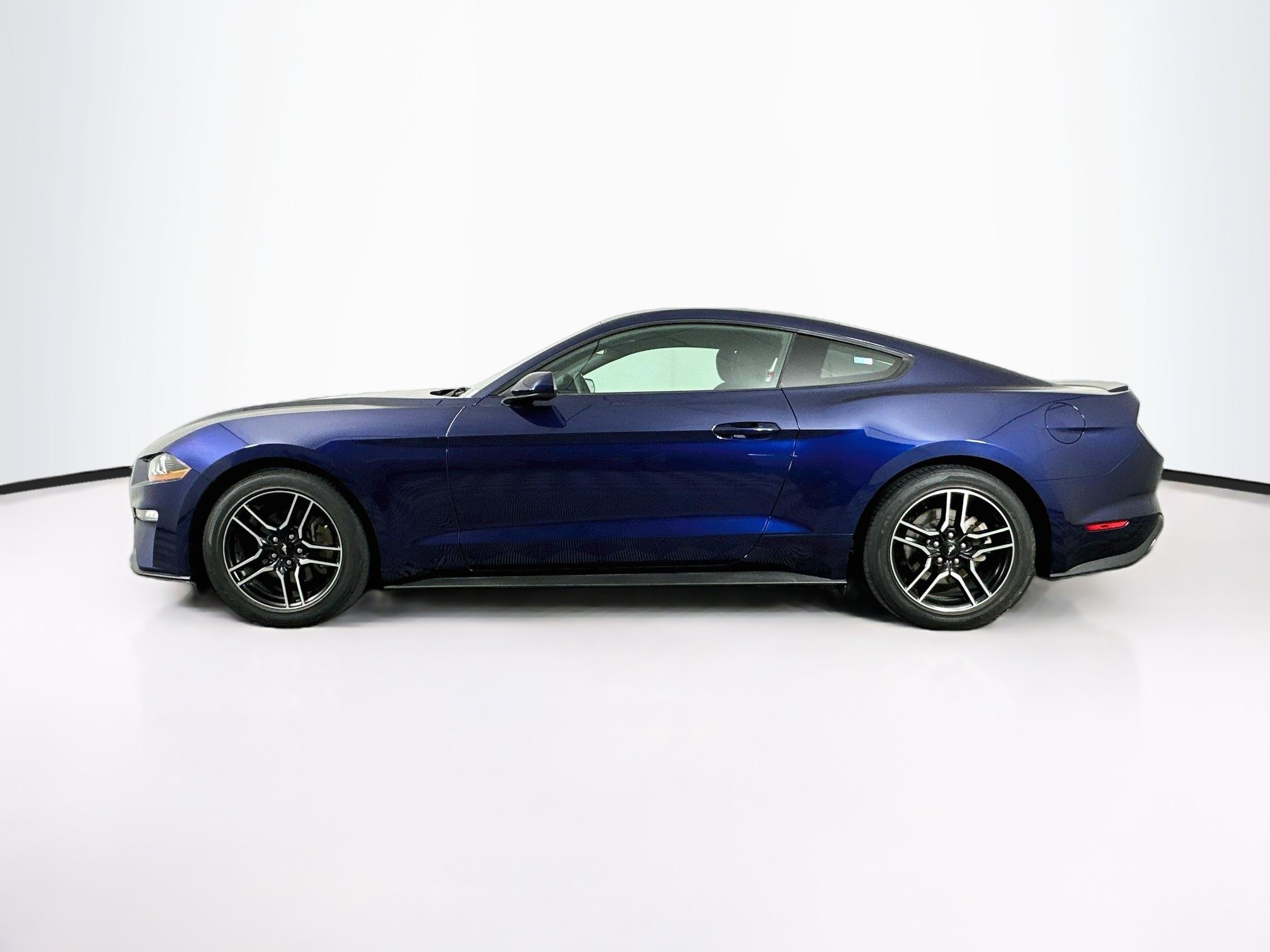 Used 2018 Ford Mustang Coupe w/ Equipment Group 101A RWD image 4