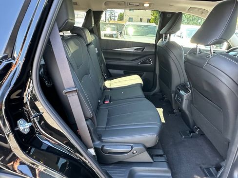 New 2027 INFINITI QX60 Luxe w/ Family Package AWD/4WD image 18