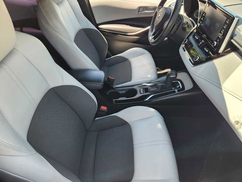 Used 2019 Toyota Corolla XSE FWD image 14