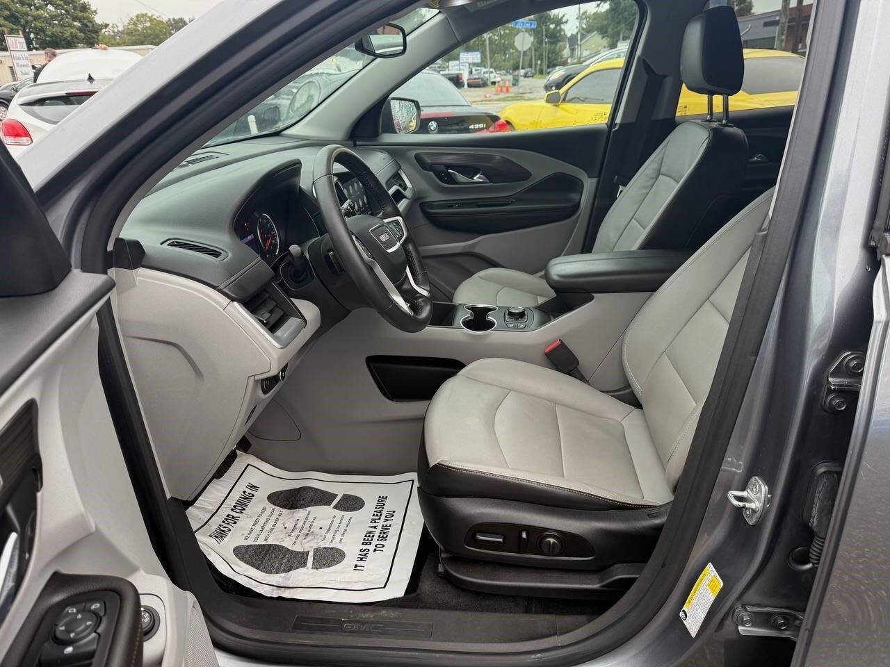 Used 2020 GMC Terrain SLT w/ Preferred Package FWD image 10