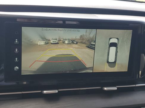 Used 2022 Kia Carnival SX image 23