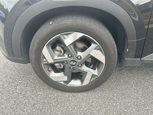 Certified 2025 Hyundai Venue SEL FWD image 12