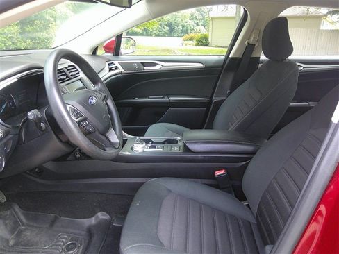 Used 2020 Ford Fusion SE FWD image 10