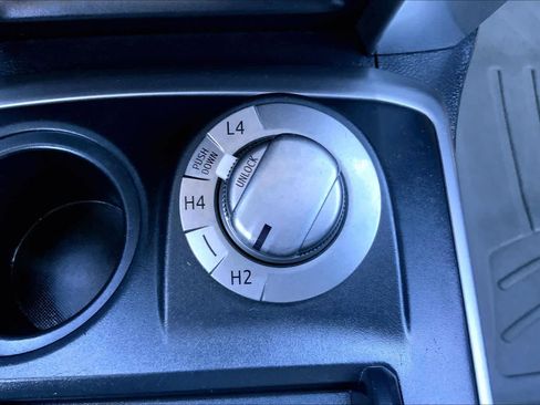 Used 2014 Toyota 4Runner SR5 image 34