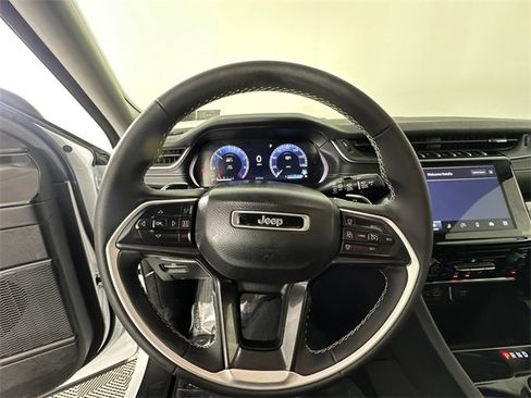 Certified 2023 Jeep Grand Cherokee L Laredo image 23